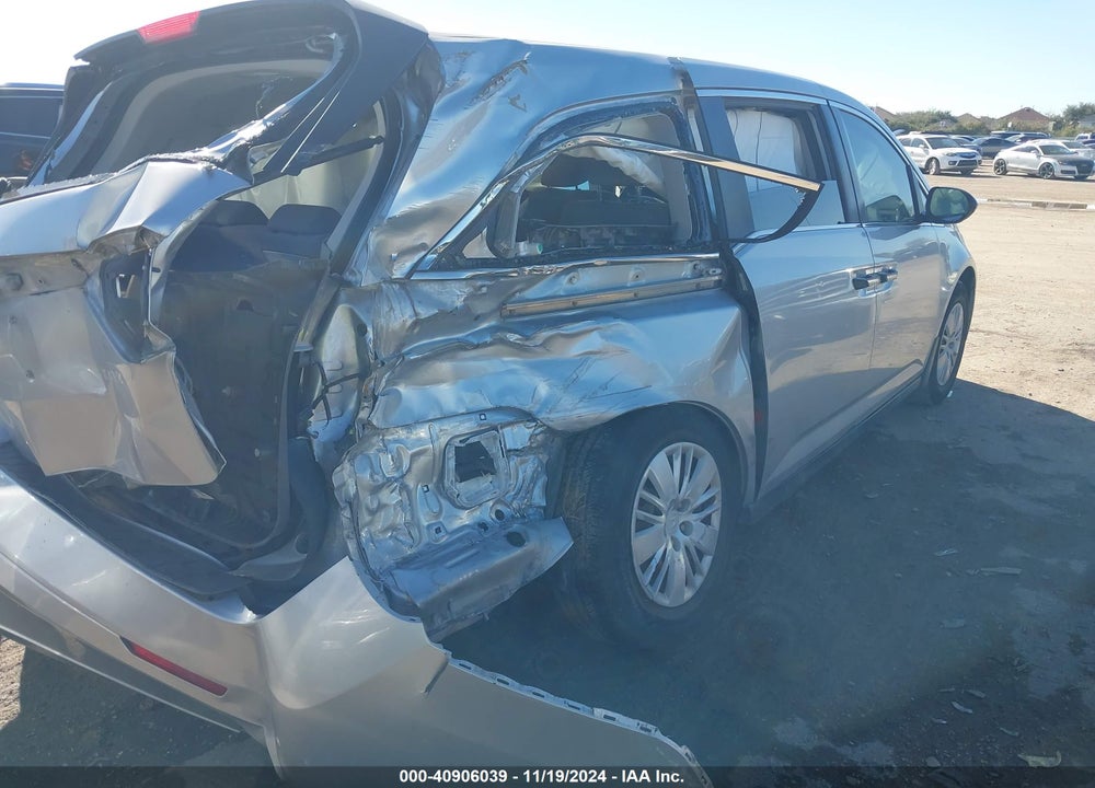 2015 HONDA ODYSSEY LX VIN: 5FNRL5H21FB002657