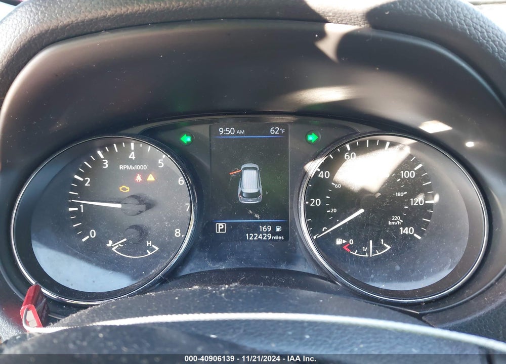 2019 NISSAN ROGUE S VIN: 5N1AT2MT4KC820025