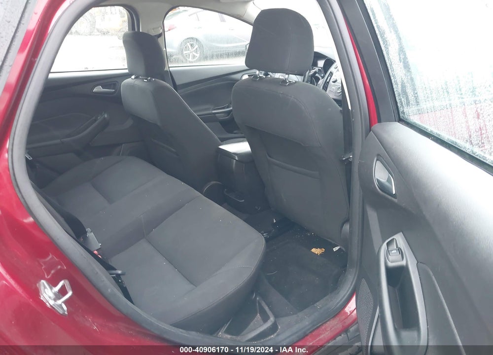 2017 FORD FOCUS SE VIN: 1FADP3F2XHL321891