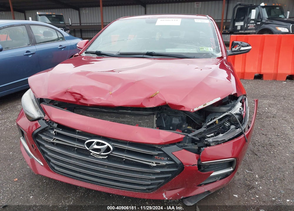 2018 HYUNDAI ELANTRA VIN: KMHD04LB9JU475058