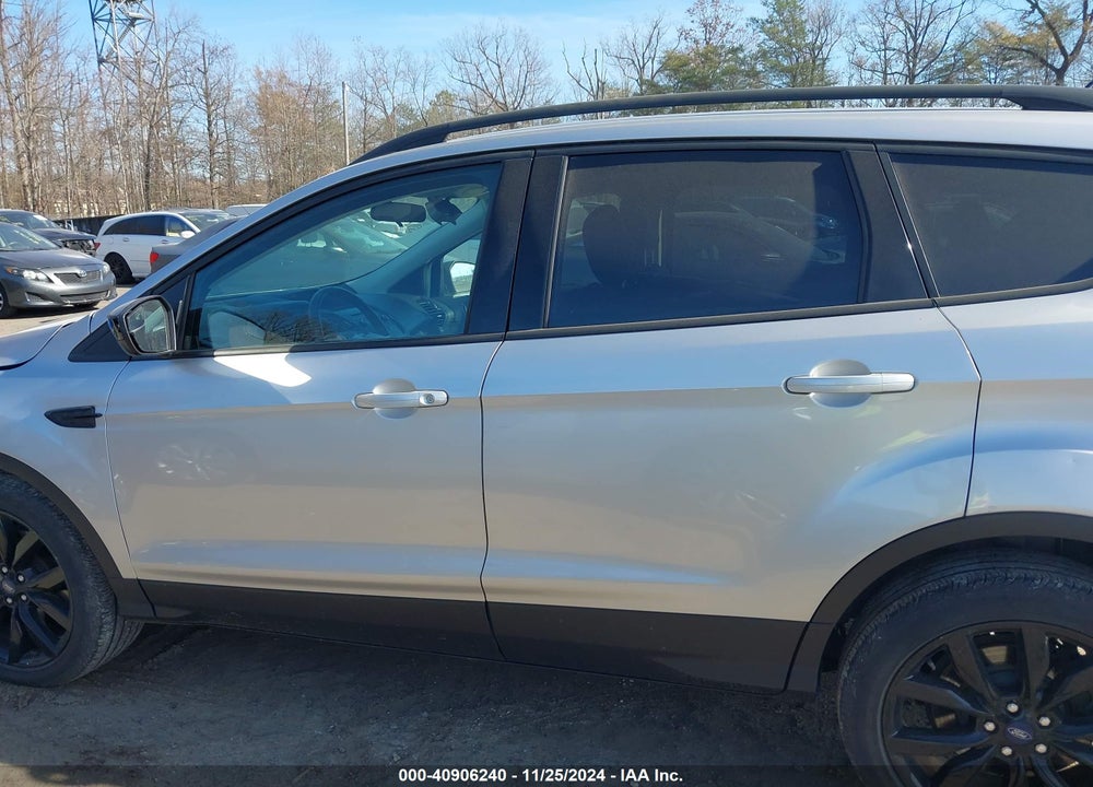 2018 FORD ESCAPE SE VIN: 1FMCU9GD4JUA39789