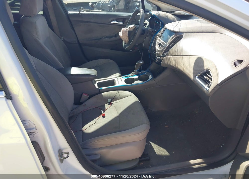 2018 CHEVROLET CRUZE LT AUTO VIN: 1G1BE5SM6J7126226