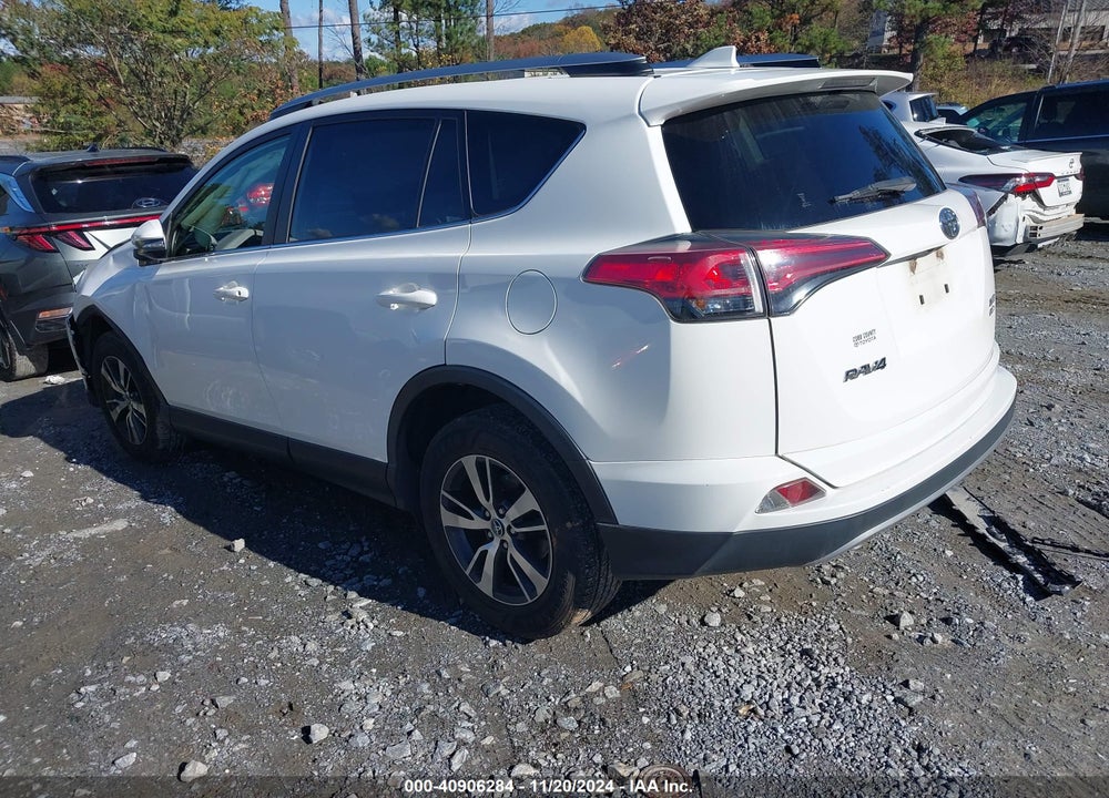 2017 TOYOTA RAV4 XLE VIN: JTMRFREV2HJ713017