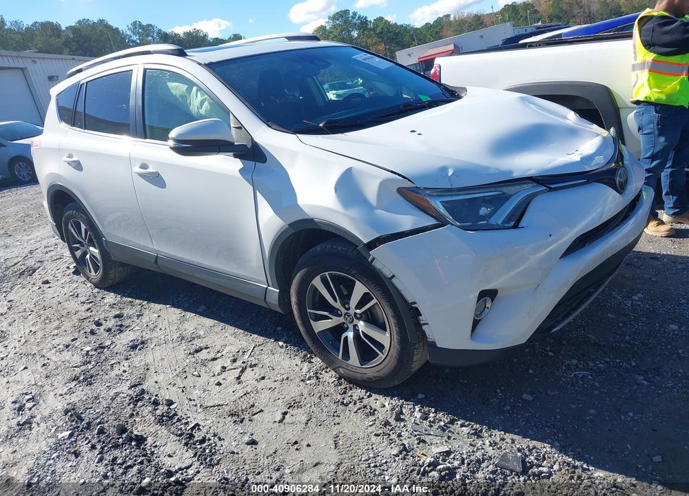 2017 TOYOTA RAV4 XLE VIN: JTMRFREV2HJ713017