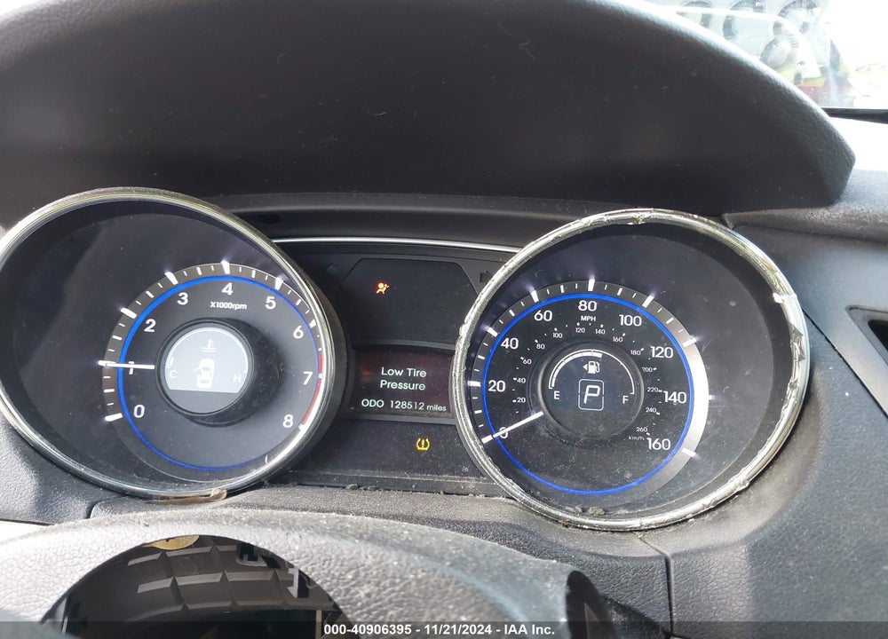 2011 HYUNDAI SONATA VIN: 5NPEB4AC1BH079717