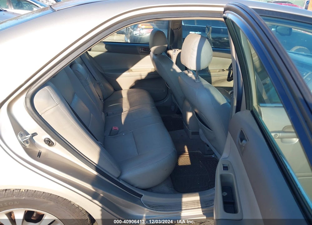 2004 TOYOTA CAMRY LE V6 VIN: 4T1BF32K24U589568