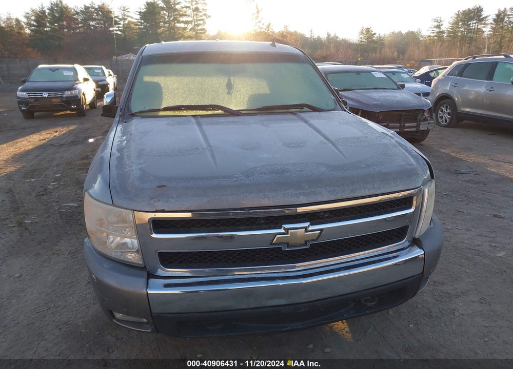 2008 CHEVROLET SILVERADO 1500 LT1 VIN: 2GCEK13M281126185