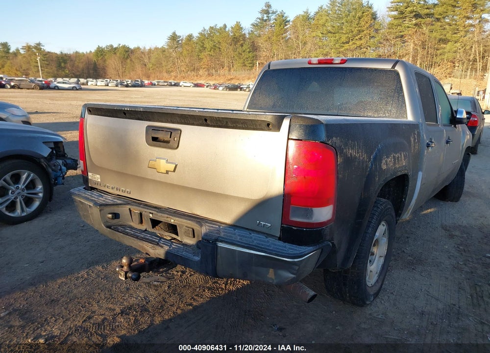 2008 CHEVROLET SILVERADO 1500 LT1 VIN: 2GCEK13M281126185
