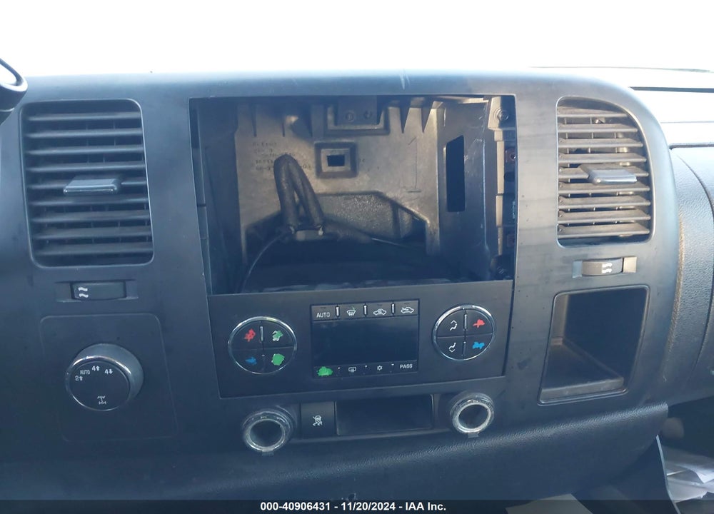 2008 CHEVROLET SILVERADO 1500 LT1 VIN: 2GCEK13M281126185