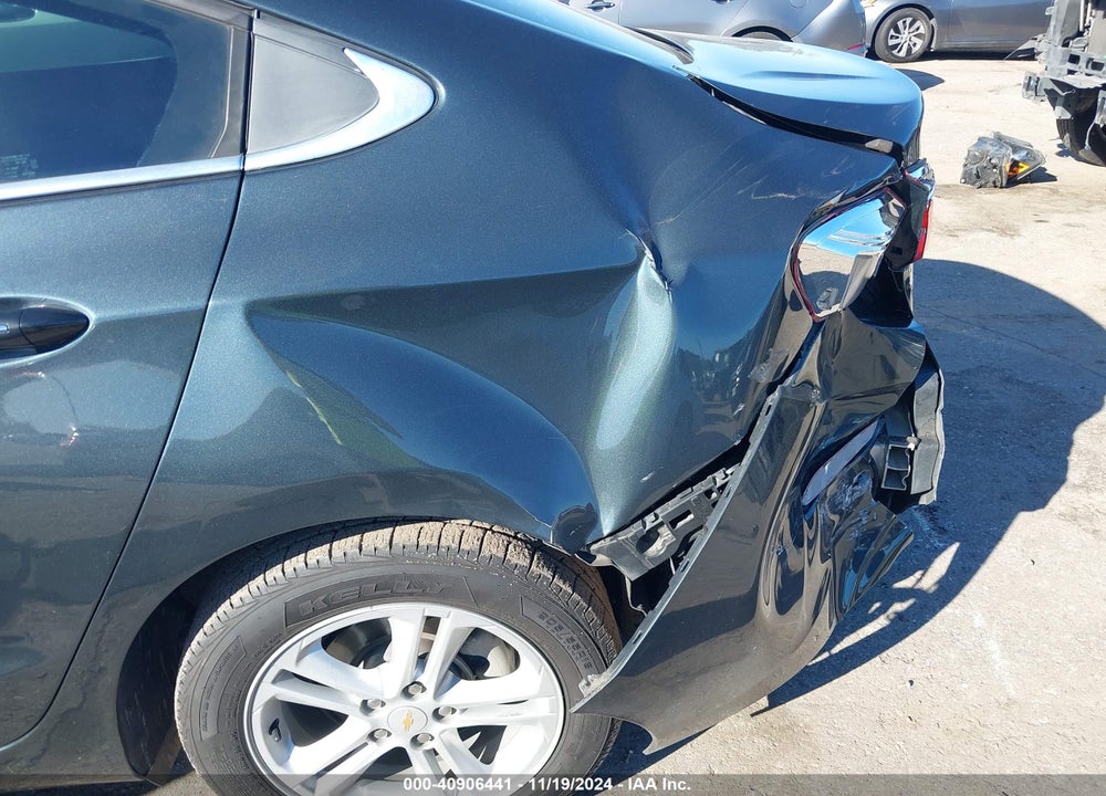 2018 CHEVROLET CRUZE LT AUTO VIN: 1G1BE5SM8J7147823
