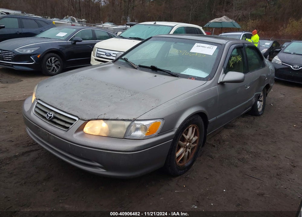 2001 TOYOTA CAMRY XLE V6 VIN: 4T1BF28K01U117821