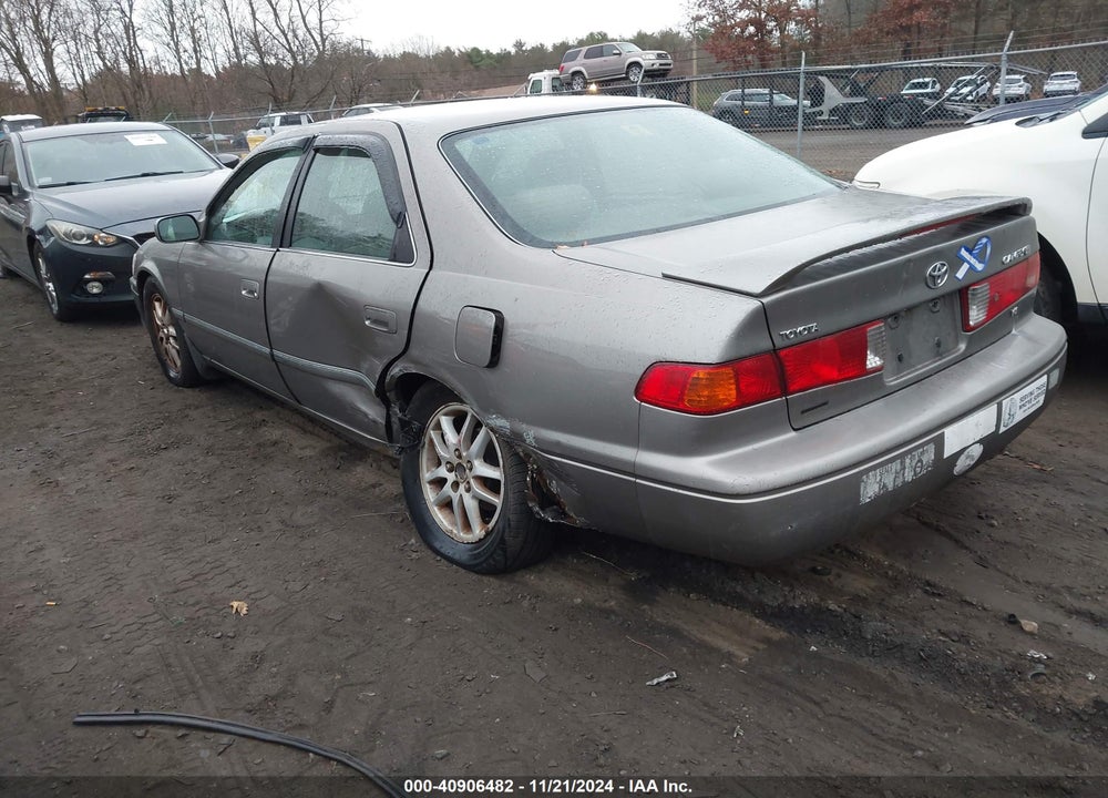 2001 TOYOTA CAMRY XLE V6 VIN: 4T1BF28K01U117821