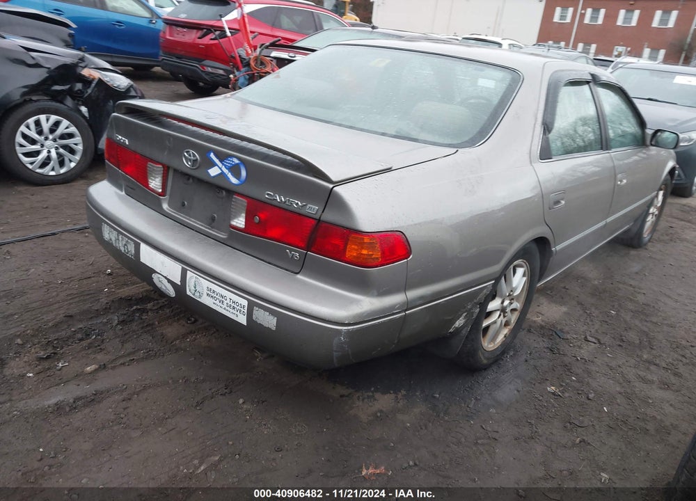 2001 TOYOTA CAMRY XLE V6 VIN: 4T1BF28K01U117821