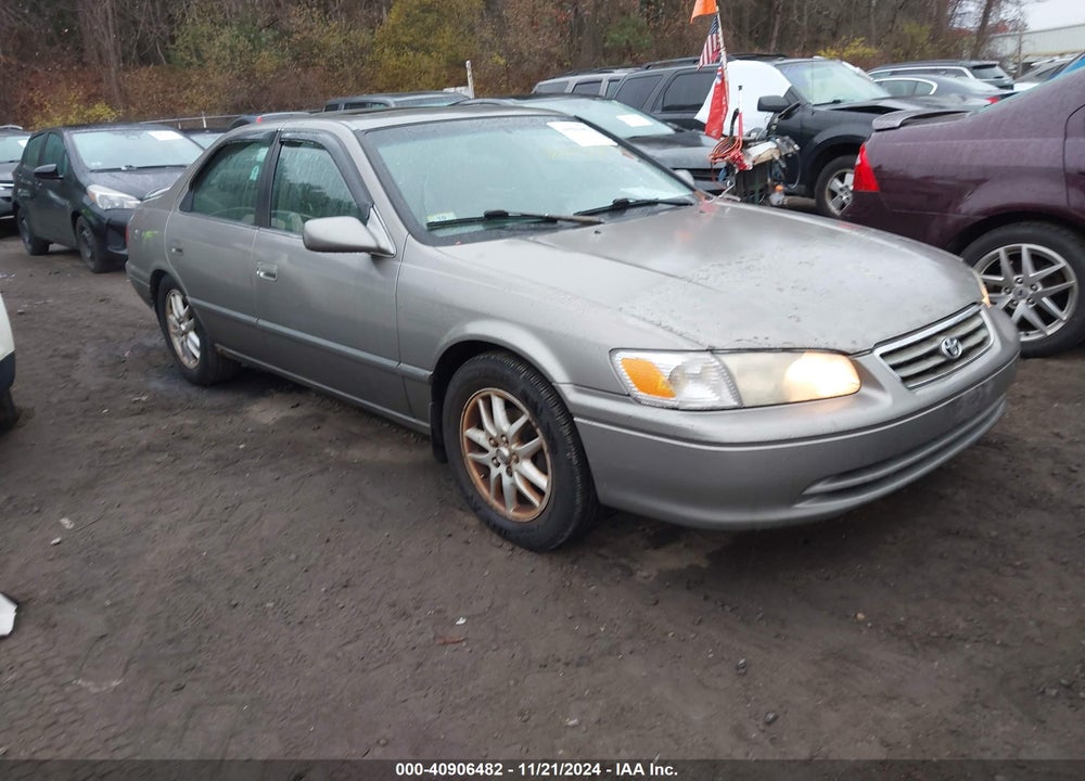 2001 TOYOTA CAMRY XLE V6 VIN: 4T1BF28K01U117821