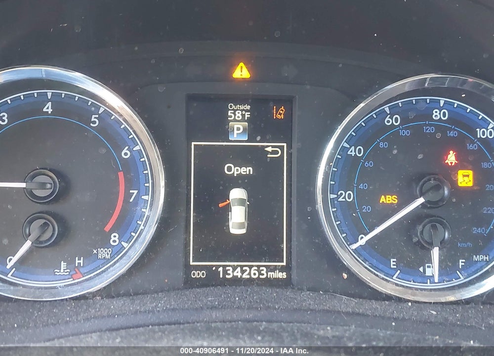 2017 TOYOTA COROLLA L/LE/XLE/SE/XSE VIN: 2T1BURHE5HC752652
