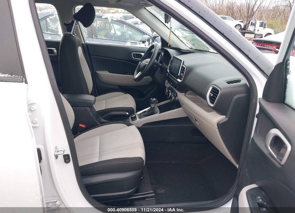 2024 HYUNDAI VENUE SEL VIN: KMHRC8A31RU285752