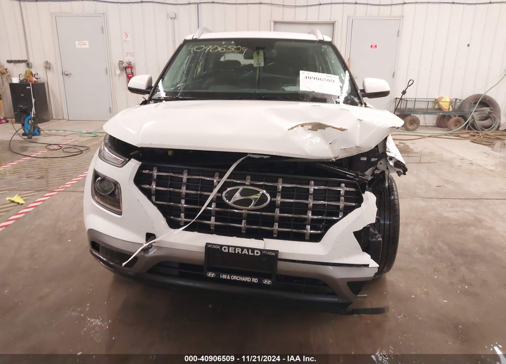 2024 HYUNDAI VENUE SEL VIN: KMHRC8A31RU285752
