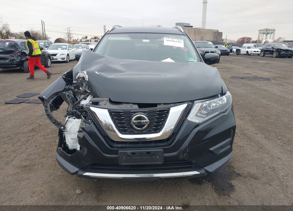 2018 NISSAN ROGUE SV VIN: KNMAT2MV9JP609934