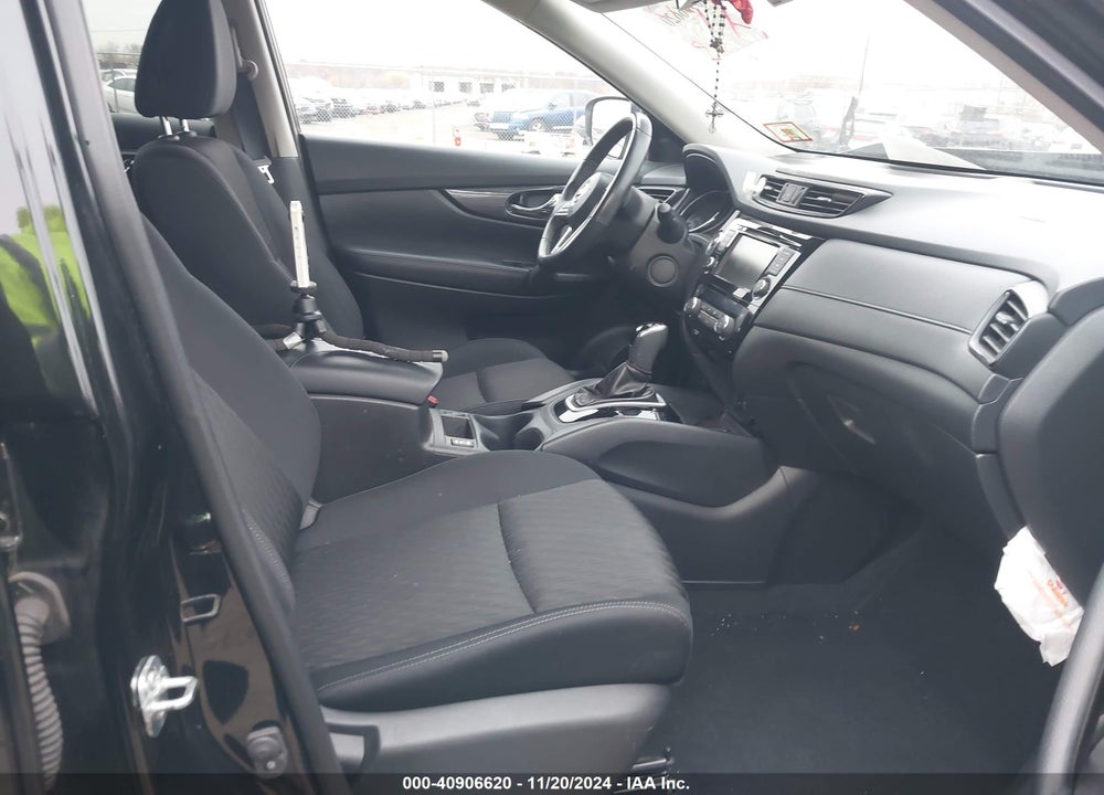 2018 NISSAN ROGUE SV VIN: KNMAT2MV9JP609934