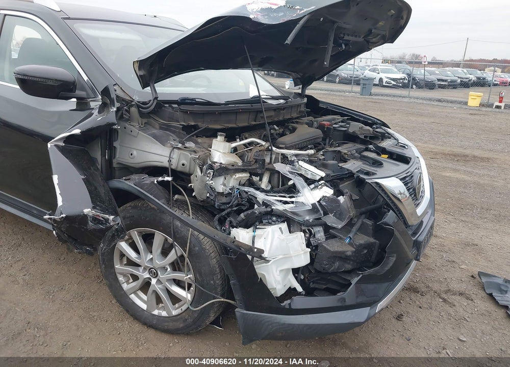 2018 NISSAN ROGUE SV VIN: KNMAT2MV9JP609934