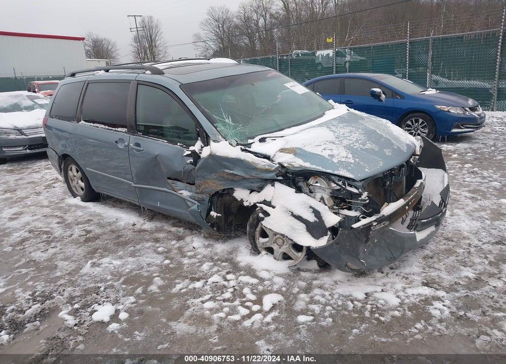 2005 TOYOTA SIENNA XLE VIN: 5TDZA22C35S307139