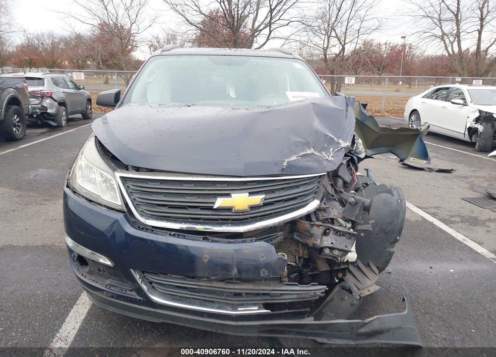 2017 CHEVROLET TRAVERSE LS VIN: 1GNKVFED2HJ280123