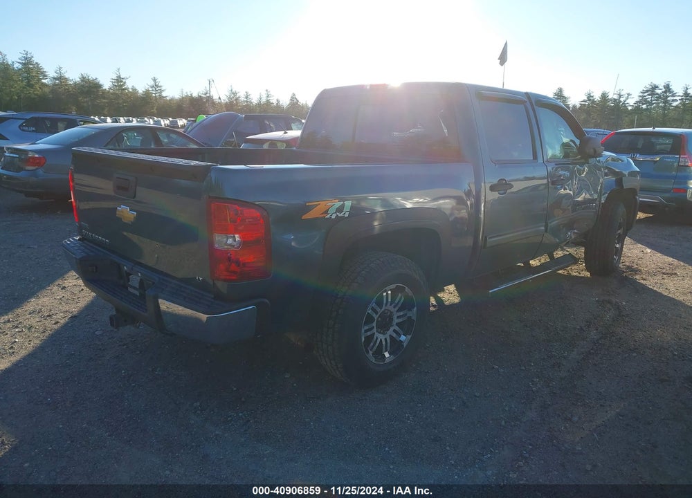 2011 CHEVROLET SILVERADO 1500 LT VIN: 1GCPKSE3XBF199016