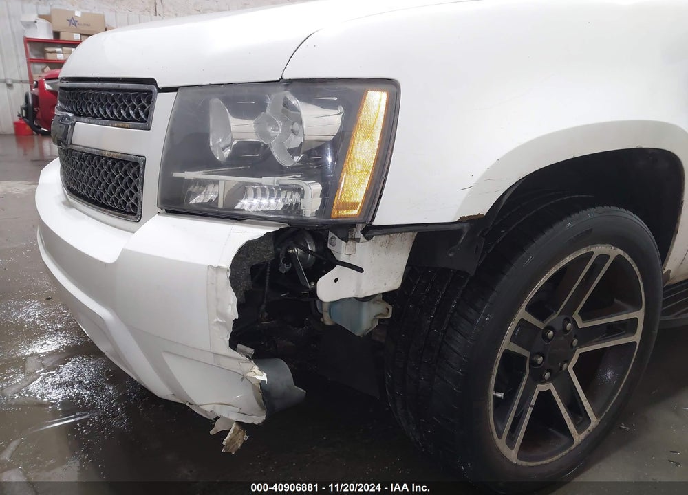 2008 CHEVROLET TAHOE LTZ VIN: 1GNFK13028R205713
