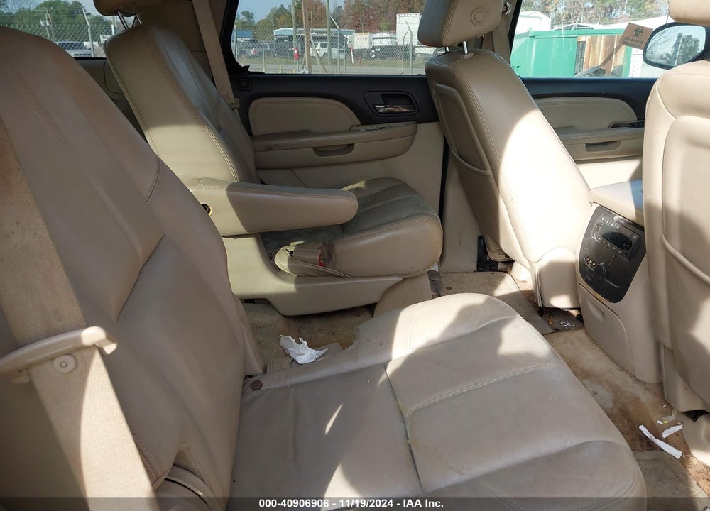 2008 GMC YUKON DENALI VIN: 1GKFK63848J117454
