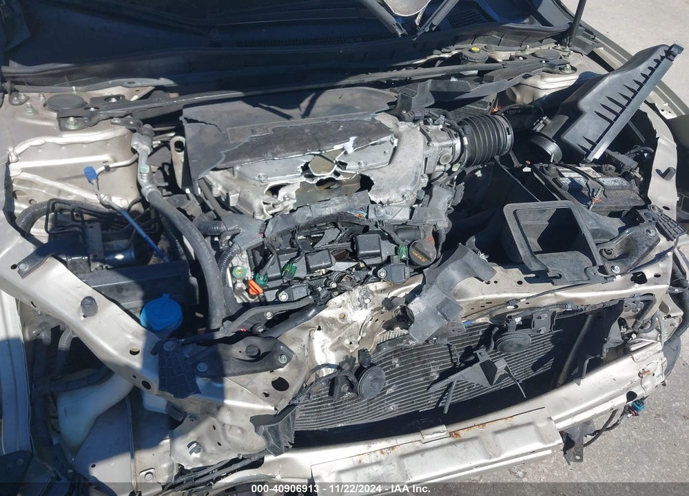 2015 HONDA ACCORD EX-L V-6 VIN: 1HGCR3F88FA032636