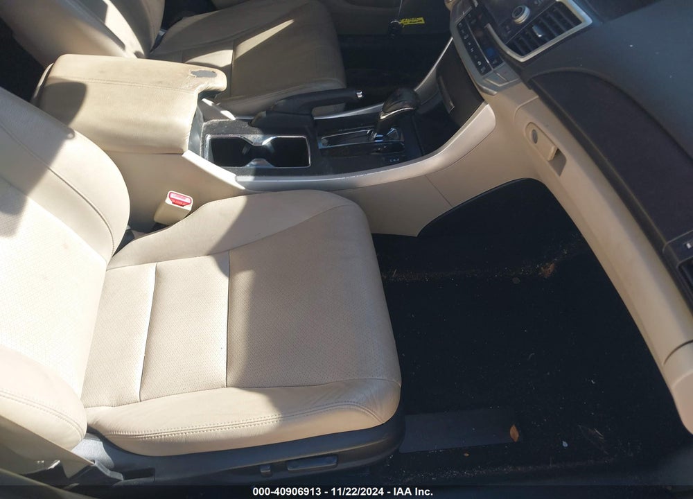 2015 HONDA ACCORD EX-L V-6 VIN: 1HGCR3F88FA032636