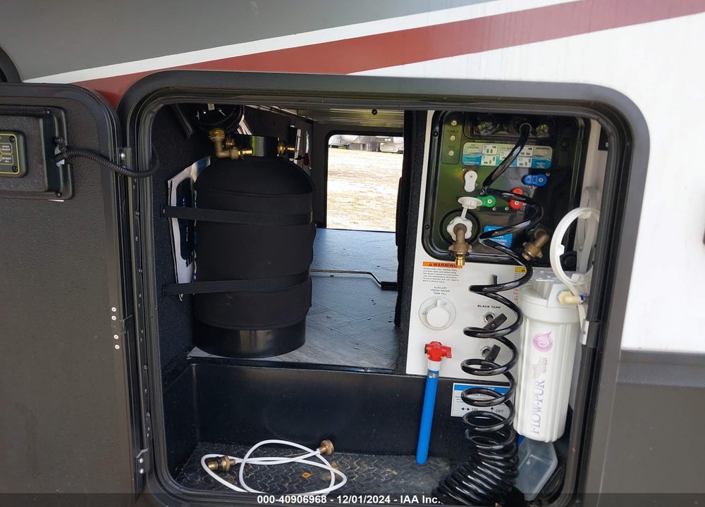 2022 GRAND DESIGN MOMENTUM TRAVEL TRAILER VIN: 573FM4538N1121250