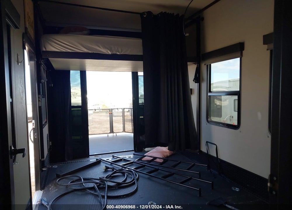 2022 GRAND DESIGN MOMENTUM TRAVEL TRAILER VIN: 573FM4538N1121250