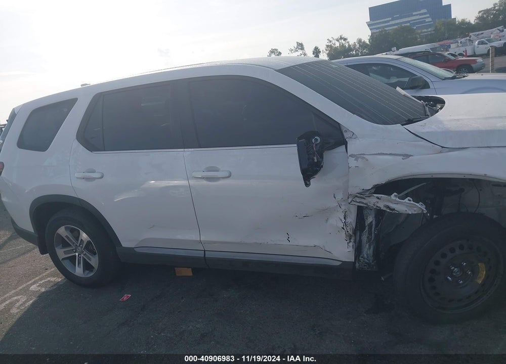 2023 HONDA PILOT VIN: 5FNYG1H5XPB037931