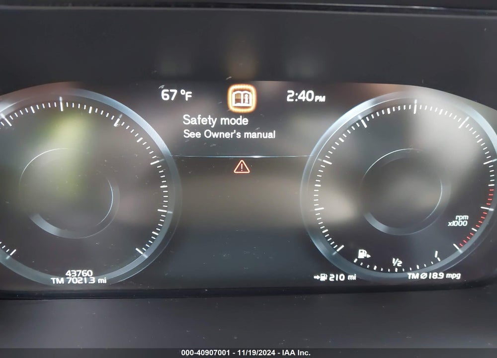 2020 VOLVO XC90 T5 MOMENTUM 7 PASSENGER VIN: YV4102PK0L1541357