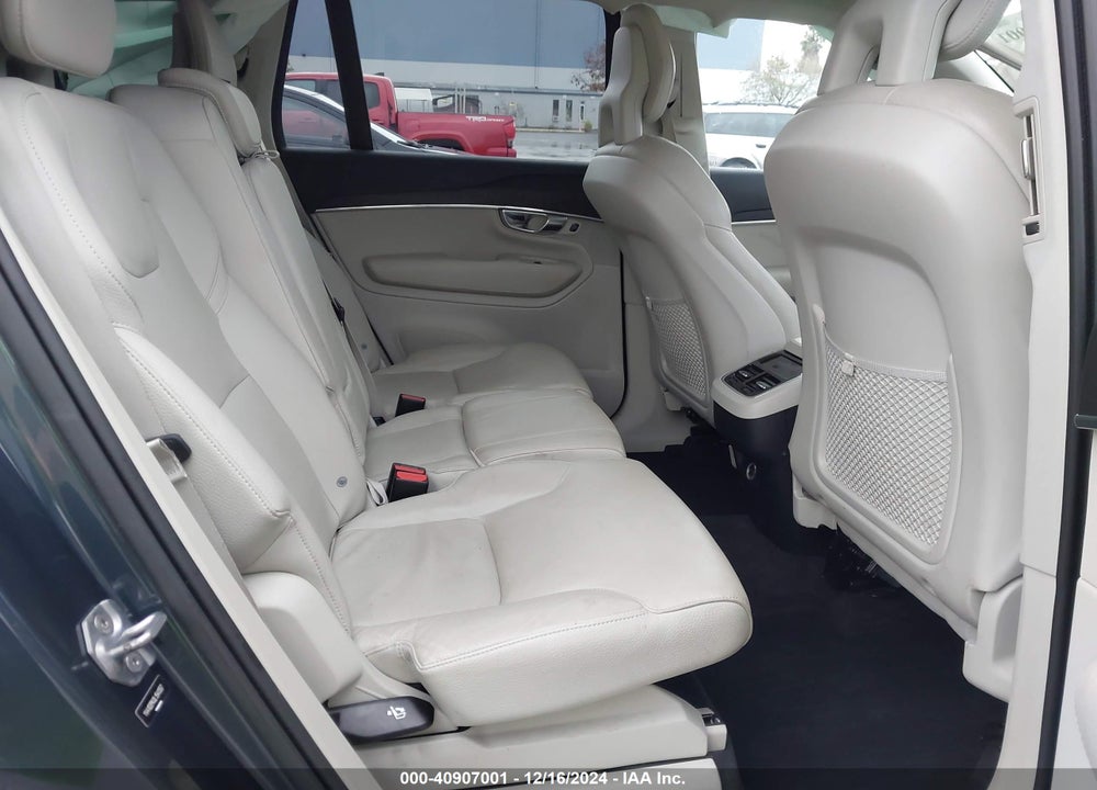 2020 VOLVO XC90 T5 MOMENTUM 7 PASSENGER VIN: YV4102PK0L1541357