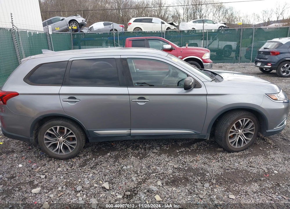 2018 MITSUBISHI OUTLANDER ES VIN: JA4AZ3A35JZ024743