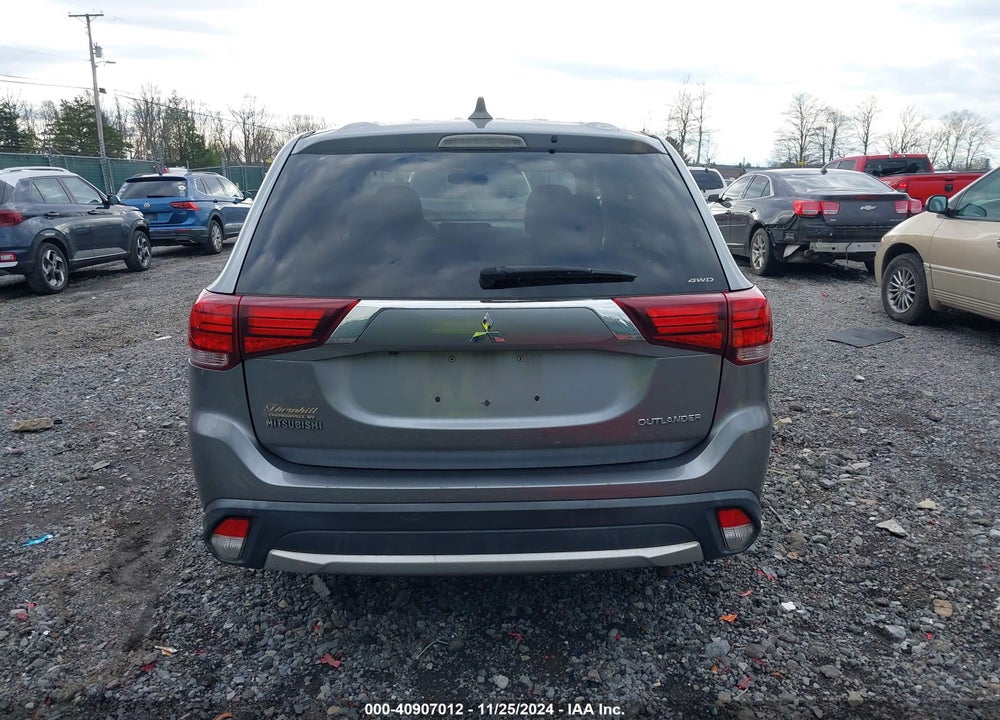2018 MITSUBISHI OUTLANDER ES VIN: JA4AZ3A35JZ024743