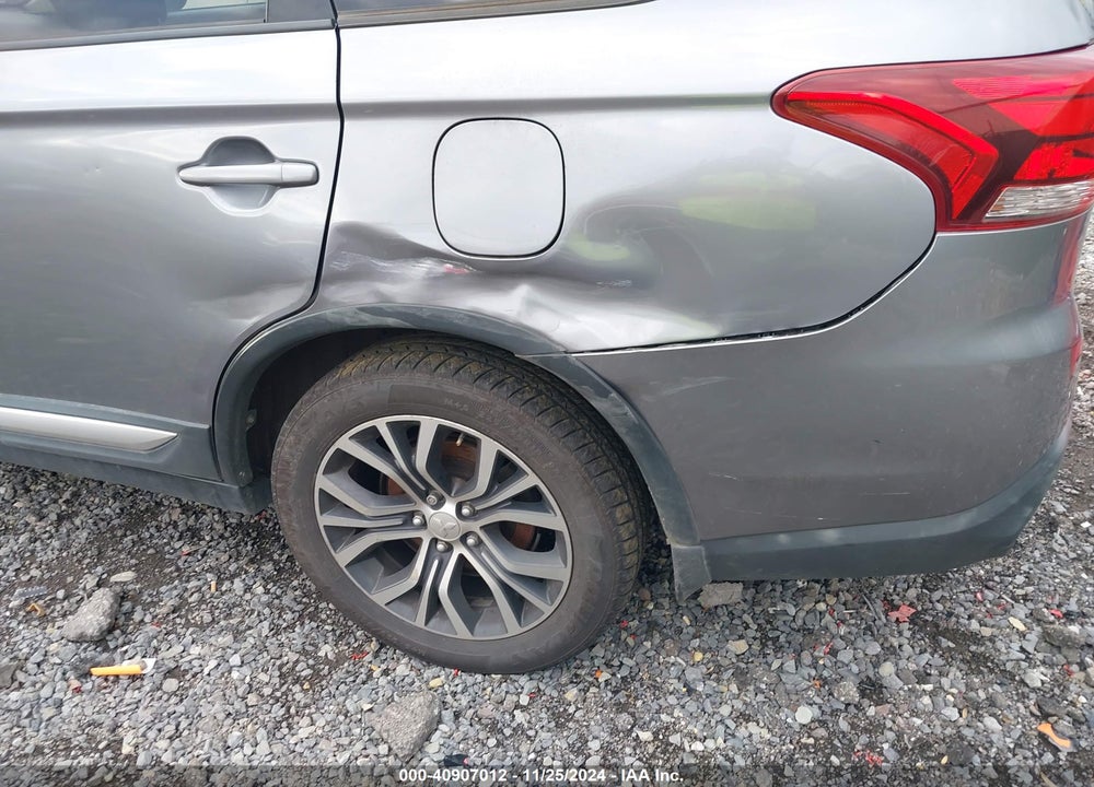 2018 MITSUBISHI OUTLANDER ES VIN: JA4AZ3A35JZ024743