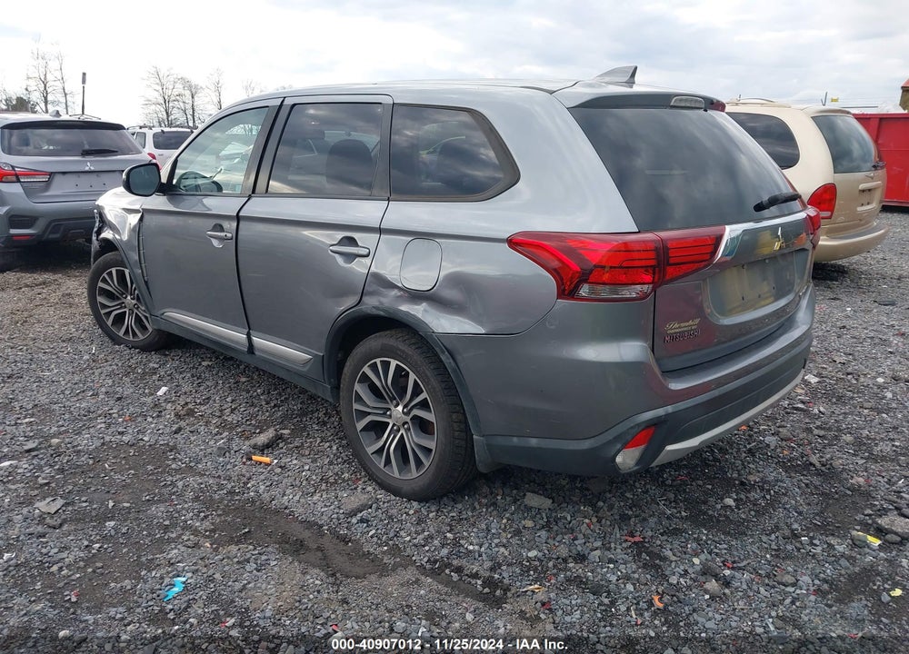 2018 MITSUBISHI OUTLANDER ES VIN: JA4AZ3A35JZ024743