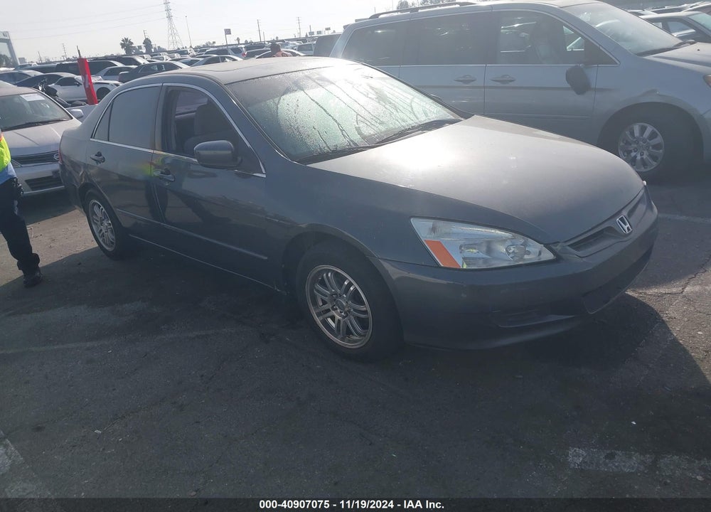 2006 HONDA ACCORD 2.4 EX VIN: JHMCM56726C010182