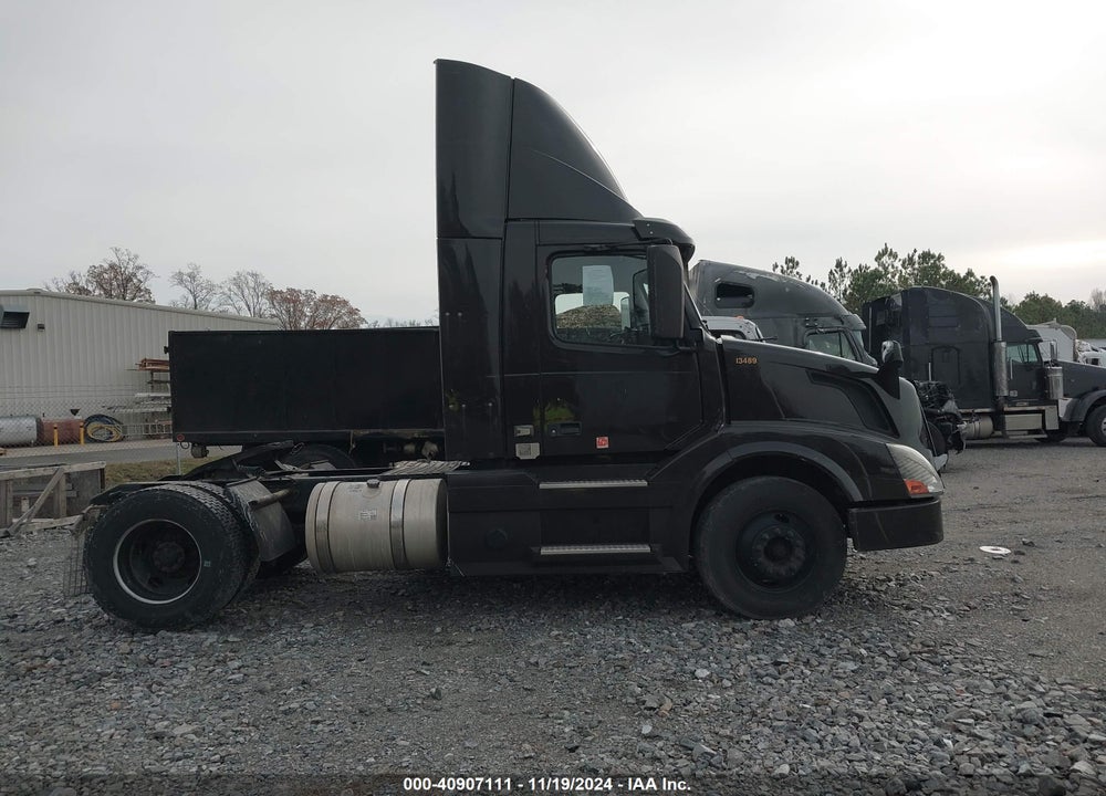 2014 VOLVO VN VNL VIN: 4V4N39EG9EN156043