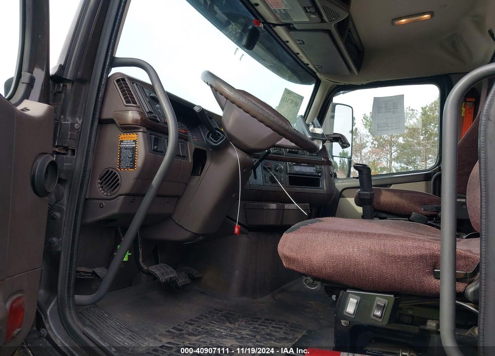 2014 VOLVO VN VNL VIN: 4V4N39EG9EN156043