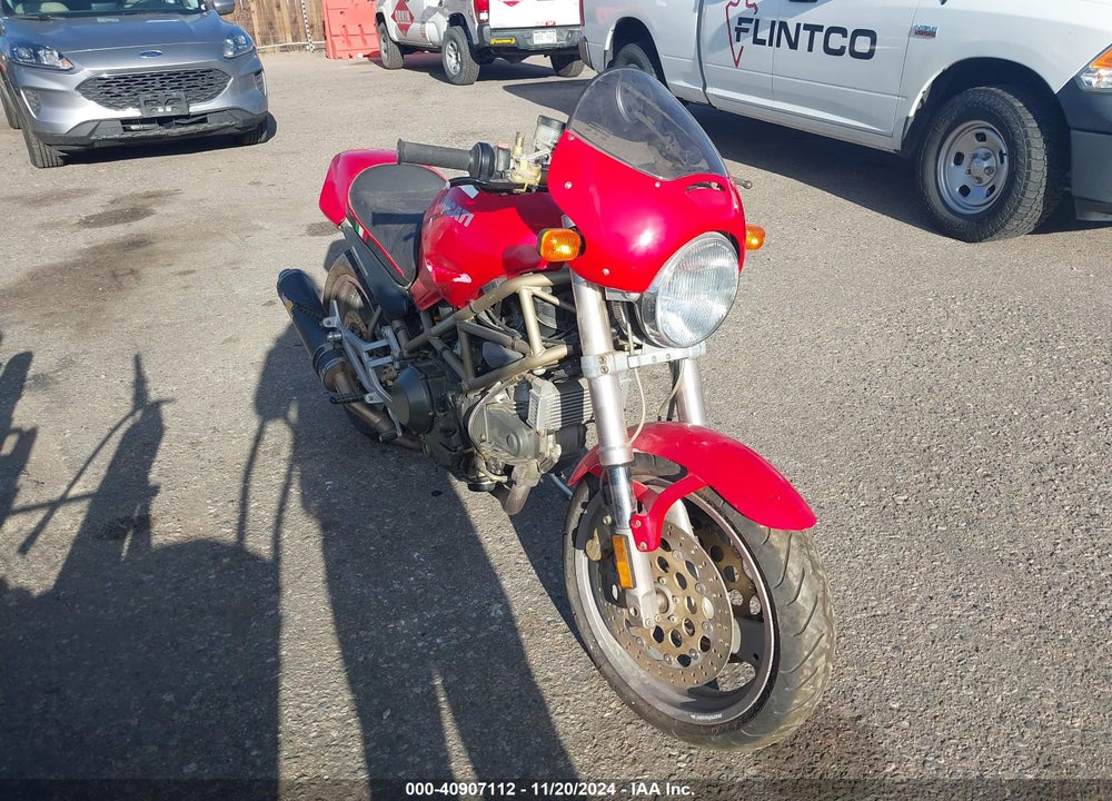 1999 DUCATI M900 VIN: ZDM1RC4N3XB018612