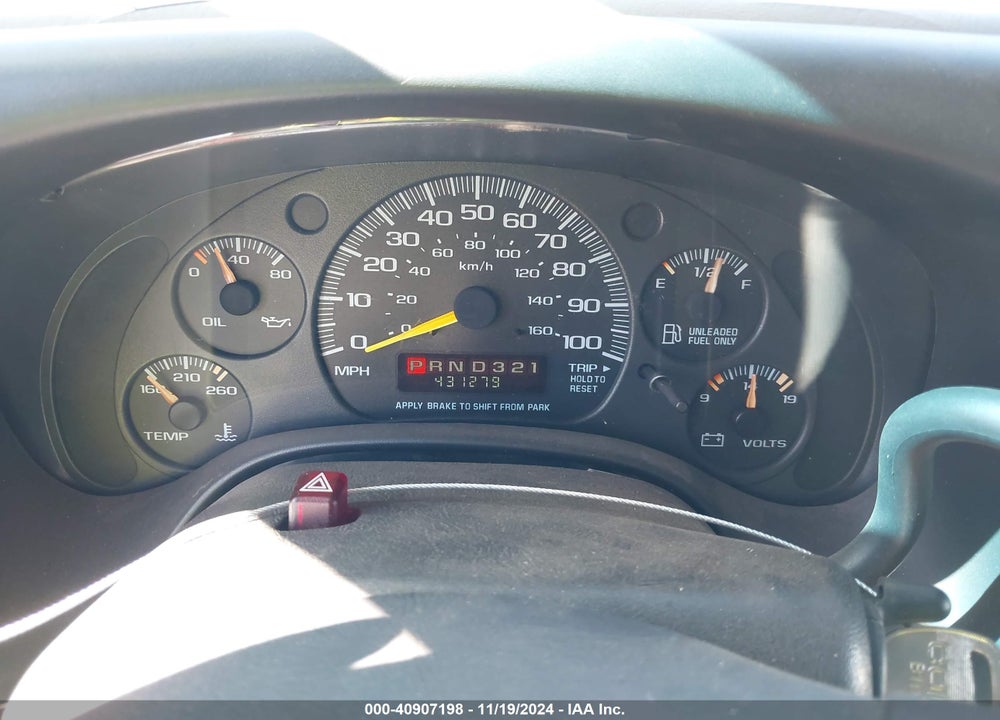 2001 CHEVROLET EXPRESS VIN: 1GAHG39R811168717