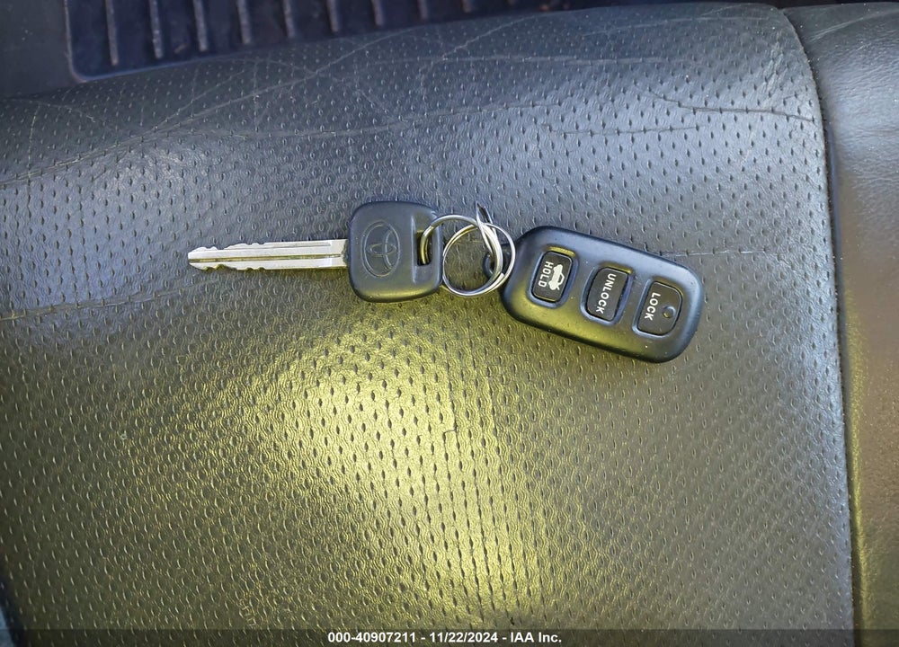 2005 TOYOTA CAMRY SE VIN: 4T1BE30K15U531247