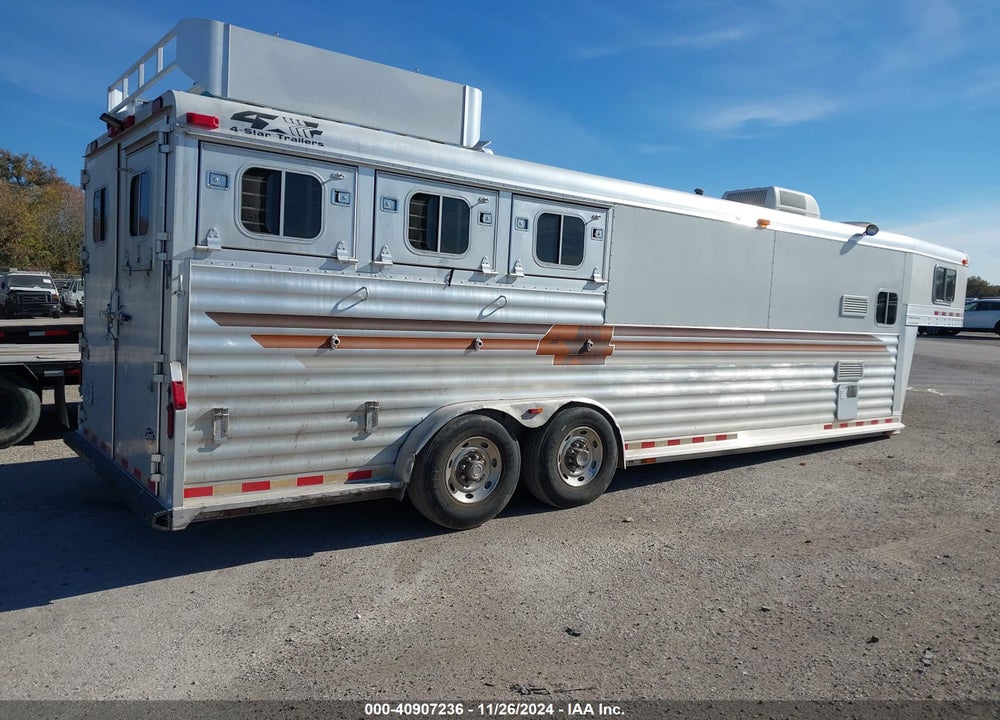 2002 4 STAR GOOSENECK VIN: 4FKPG252020020445