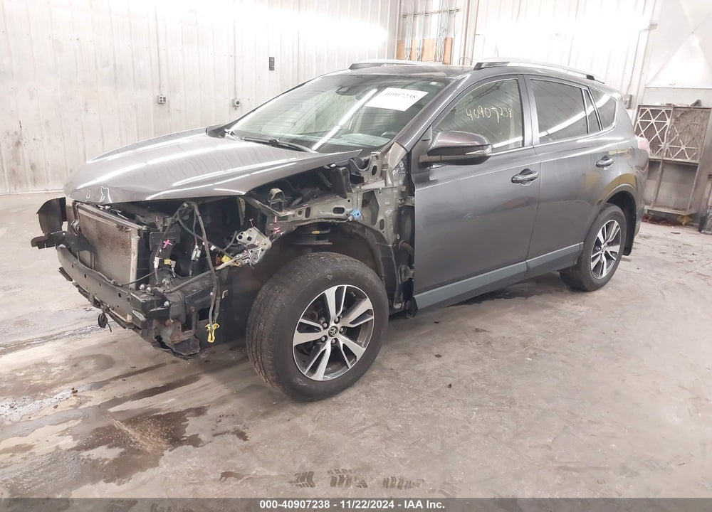 2017 TOYOTA RAV4 XLE VIN: JTMRFREVXHJ119551