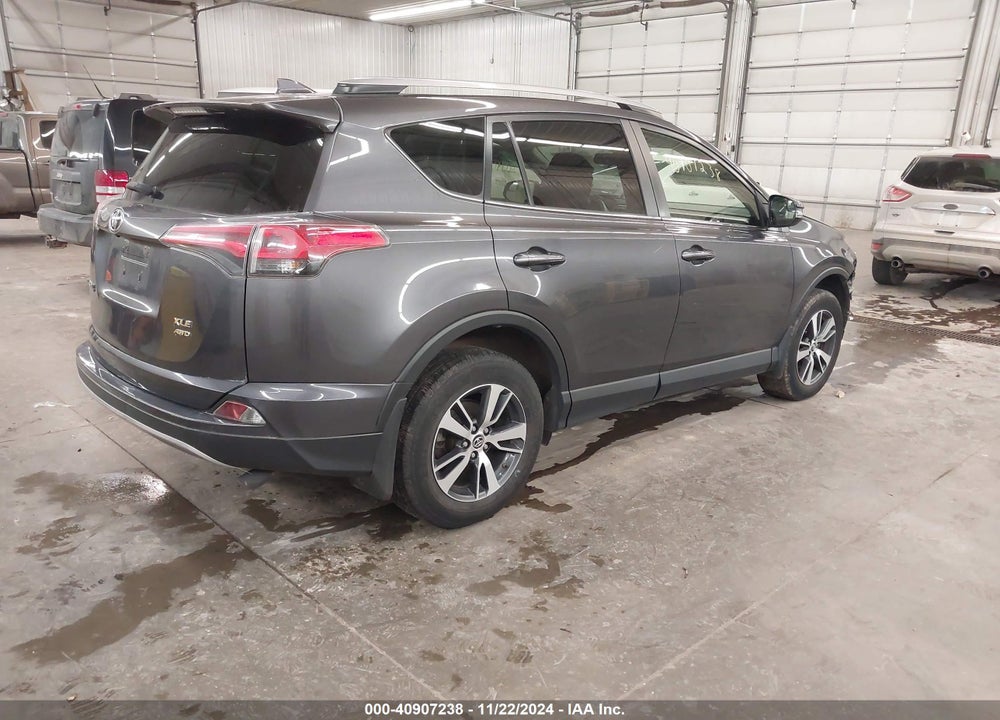 2017 TOYOTA RAV4 XLE VIN: JTMRFREVXHJ119551