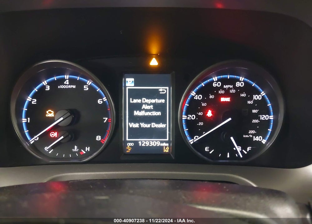 2017 TOYOTA RAV4 XLE VIN: JTMRFREVXHJ119551